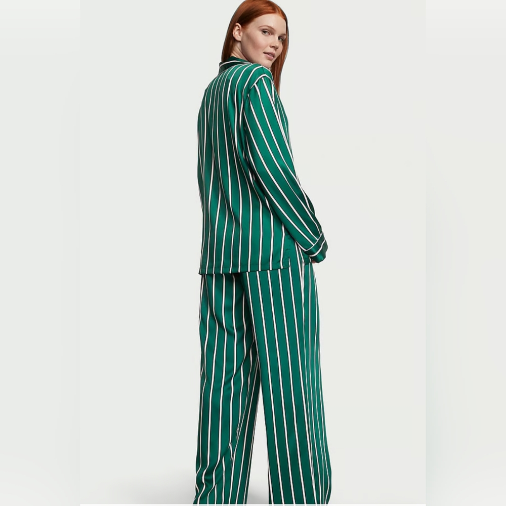 ✨️SOLD✨️💚Victoria's Secret Satin Long Sleeve Pajama Set L💚 - Picture 4 of 4